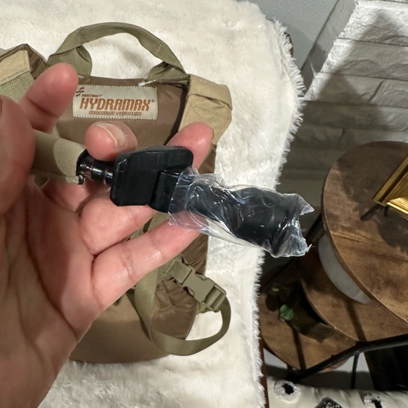 Hydromax VS Amrit dessert hydration system camelback new with tags - Picture 4 of 5